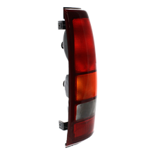 Load image into Gallery viewer, New Tail Light Direct Replacement For SILVERADO 1500/2500 99-02 / SIERRA 1500/2500 99-03 TAIL LAMP RH, Assembly, Fleetside GM2801186 19169018