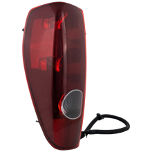 Load image into Gallery viewer, New Tail Light Direct Replacement For COLORADO/CANYON 04-12 TAIL LAMP LH, Assembly GM2800164 20825943,19417444