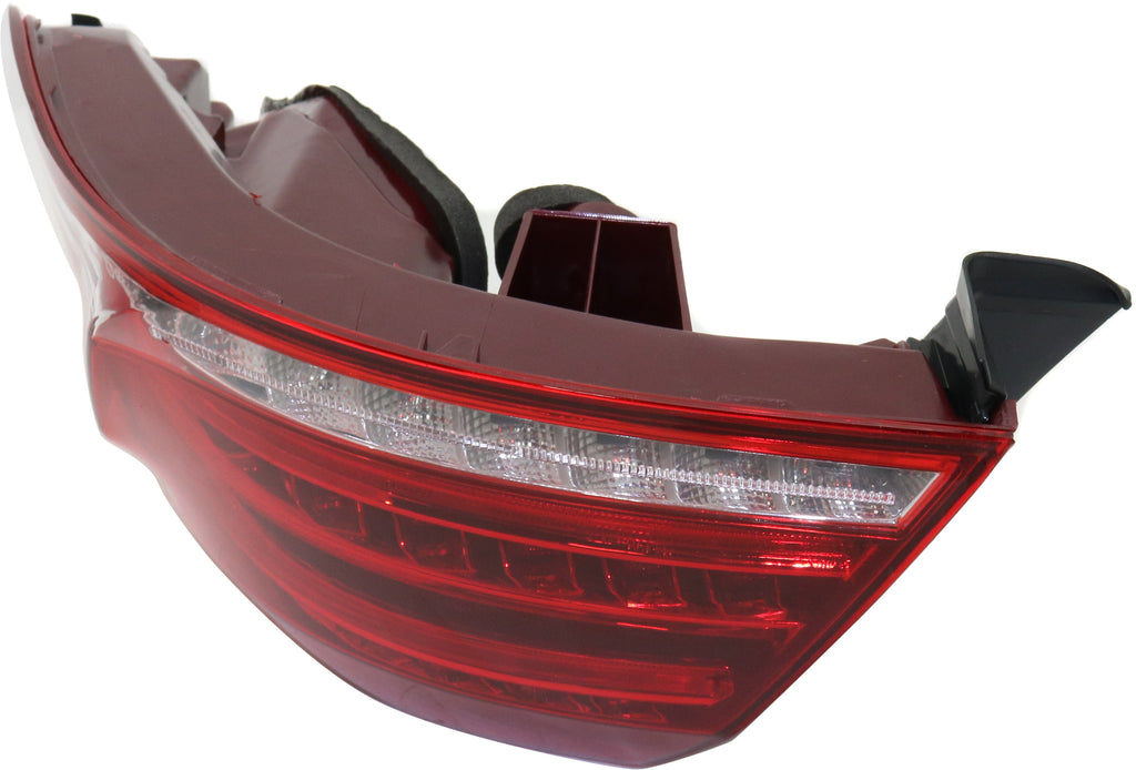 New Tail Light Direct Replacement For E-CLASS 14-14 TAIL LAMP RH, Outer, Assembly, Sedan MB2805109 2129060857