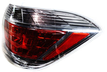 Load image into Gallery viewer, New Tail Light Direct Replacement For HIGHLANDER 11-13 TAIL LAMP RH, Lens and Housing, Clear and Red Lens, Hybrid Model TO2819149 8155148270