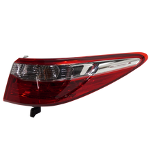 Load image into Gallery viewer, New Tail Light Direct Replacement For CAMRY 15-17 TAIL LAMP RH, Outer, Assembly, SE/LE/XLE Models - CAPA TO2805121C 8155006640
