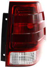 Load image into Gallery viewer, New Tail Light Direct Replacement For EXPEDITION 03 - 06 TAIL LAMP RH, Lens and Housing - CAPA FO2801166C 2L1Z13404AB - US AUTO PARTS PLUS